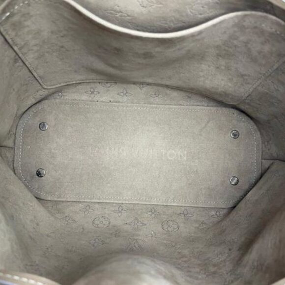 Louis Vuitton Galet Monogram Mahina Leather Girolata 2Way in Grey - Picture 10 of 13